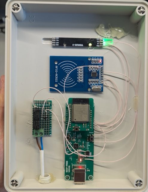 First prototype mounted in its enclosure, modules point-to-point wired